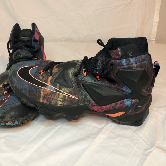 Size 11 Lebron James XIII - Picture 2 of 6